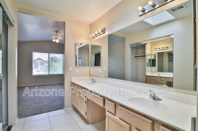 3622 W Wagoner Rd photo 5