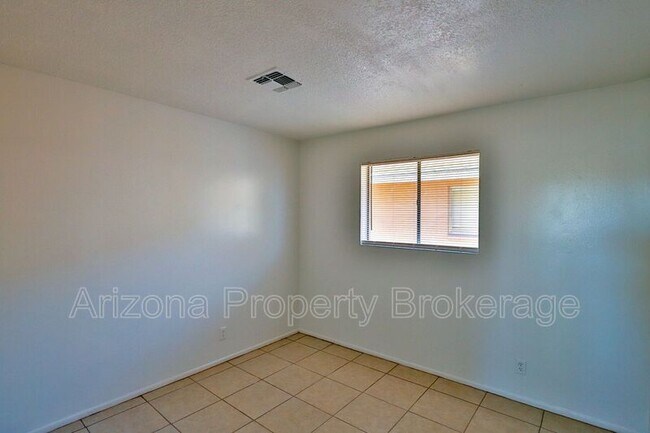 1702 W Vogel Ave Phoenix, AZ 85021 photo 5