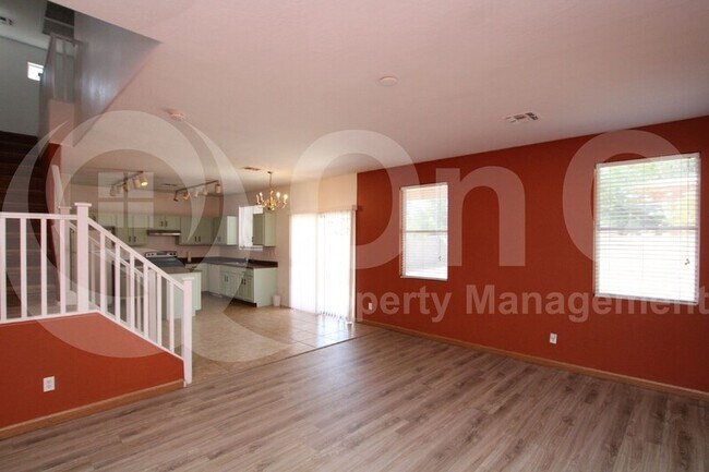 15448 W Port Royale Ln Surprise, AZ 85379 photo 3