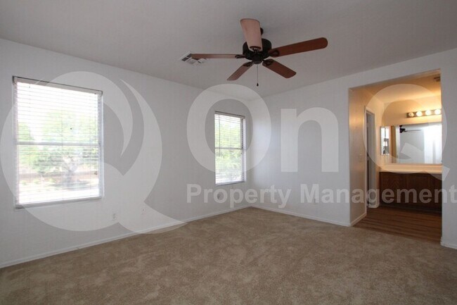 15448 W Port Royale Ln Surprise, AZ 85379 photo 5