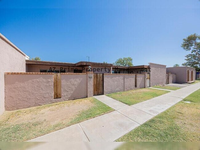 6008 W Augusta Ave Glendale, AZ 85301 photo 3
