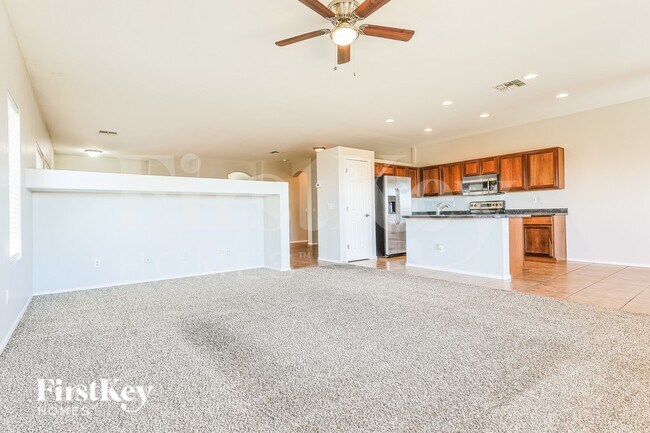 33827 N Slate Creek Dr San Tan Valley, AZ 85143 photo 4