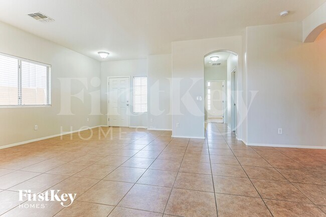 33827 N Slate Creek Dr San Tan Valley, AZ 85143 photo 2