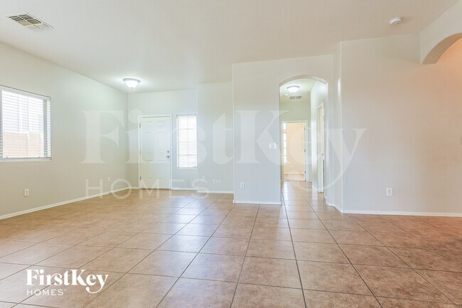 33827 N Slate Creek Dr San Tan Valley, AZ 85143 photo 5
