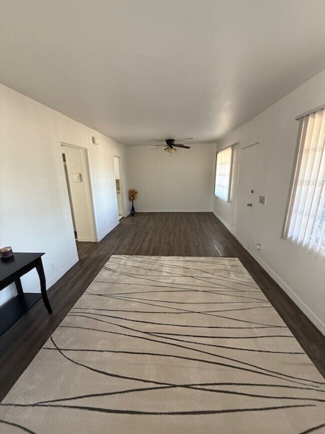 7235 N 55th Ave Glendale, AZ 85301 photo 5