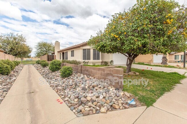 17121 N Larkspur Ln Surprise, AZ 85374 photo 2
