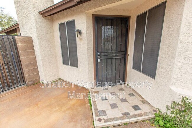 17121 N Larkspur Ln Surprise, AZ 85374 photo 4