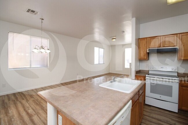 5330 W Warner St Phoenix, AZ 85043 photo 3