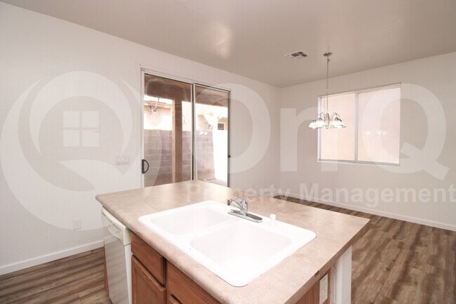 5330 W Warner St Phoenix, AZ 85043 photo 5