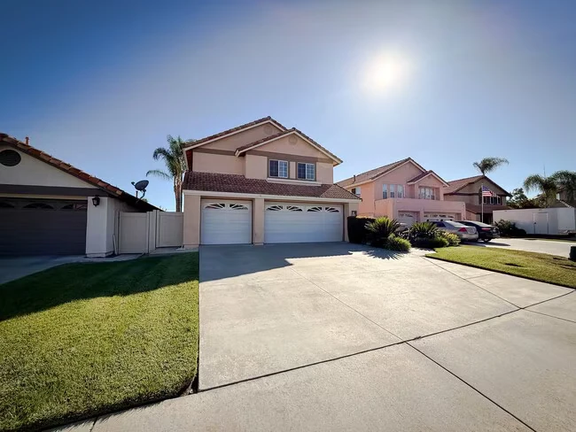40041 Zamura Ct Murrieta, CA 92562 photo 3