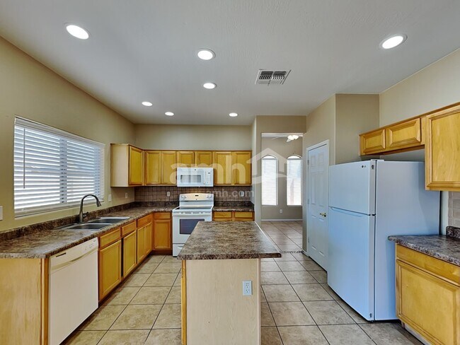 5202 W Sunland Ave Laveen, AZ 85339 photo 3
