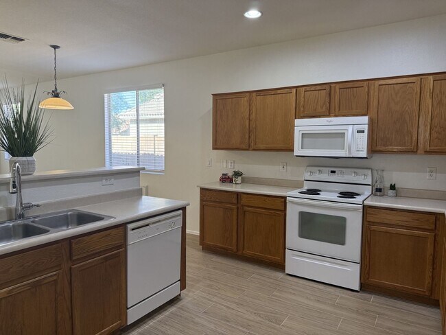 4160 S Splendor Ct Gilbert, AZ 85297 photo 3