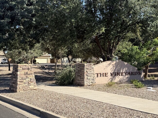 4160 S Splendor Ct Gilbert, AZ 85297 photo 2