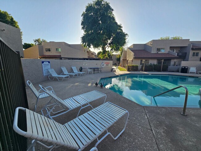 520 N Stapley Dr Mesa, AZ 85203 photo 2