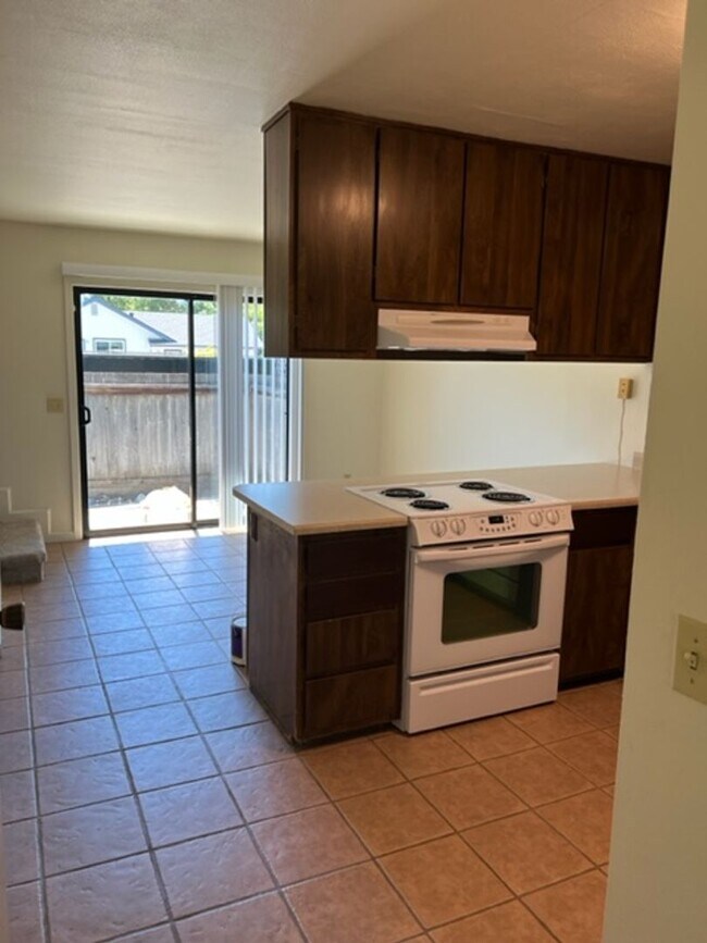 279 College View Dr Rohnert Park, CA 94928 photo 5
