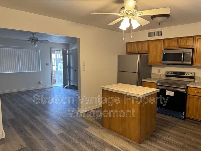 1236 W Oxford Dr Tempe, AZ 85283 photo 4