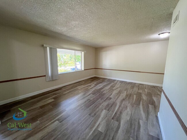 10600 E Estates Dr Cupertino, CA 95014 photo 5