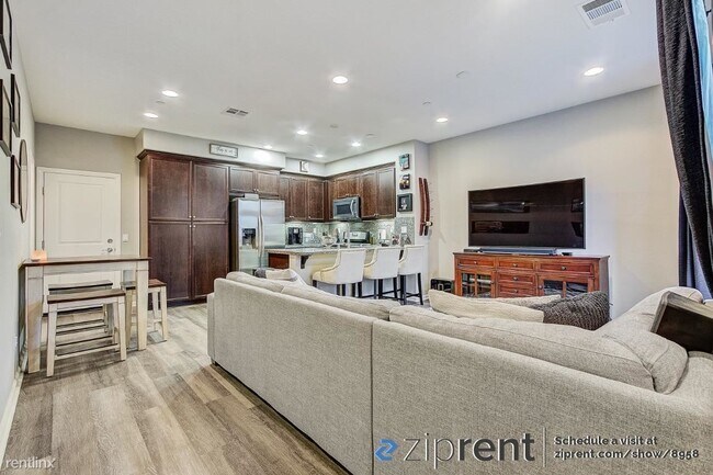 44068 Calle Luz Temecula, CA 92592 photo 2