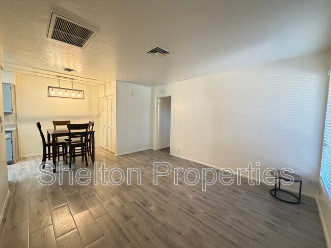 8131 N 107th Ave Peoria, AZ 85345 photo 4