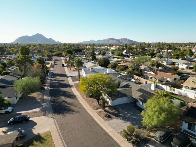 8656 E Solano Dr Scottsdale, AZ 85250 photo 3