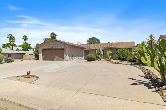 6802 E Paradise Ln Scottsdale, AZ 85254 photo 2