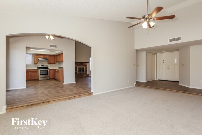 10015 N 65th Ave Glendale, AZ 85302 photo 4