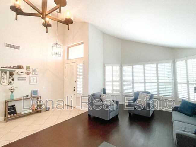 15228 S 17th Ct Phoenix, AZ 85045 photo 4
