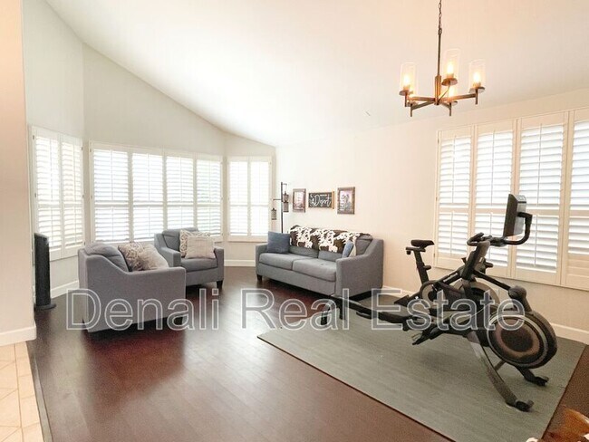 15228 S 17th Ct Phoenix, AZ 85045 photo 5