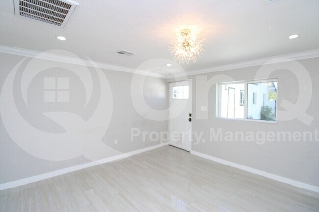 1321 E Willetta St Phoenix, AZ 85006 photo 3