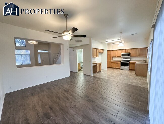 9146 W Hazelwood St Phoenix, AZ 85037 photo 4
