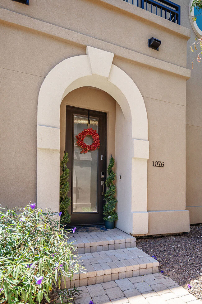 6565 E Thomas Rd Scottsdale, AZ 85251 photo 2