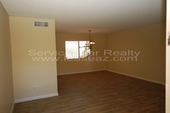 3131 W Royal Palm Rd Phoenix, AZ 85051 photo 4