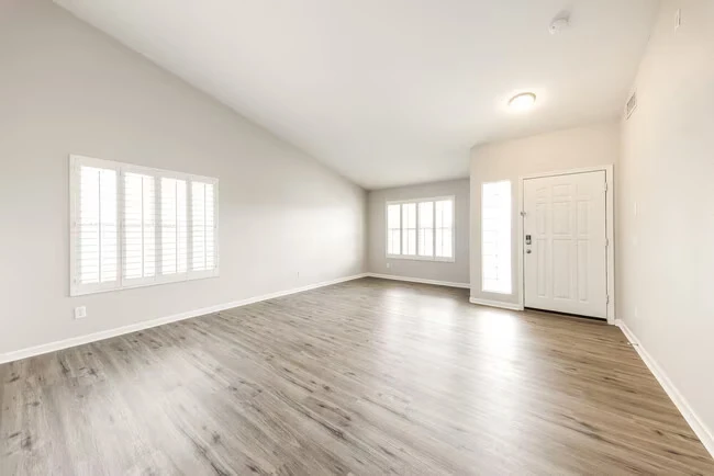 10014 W Irma Ln photo 5
