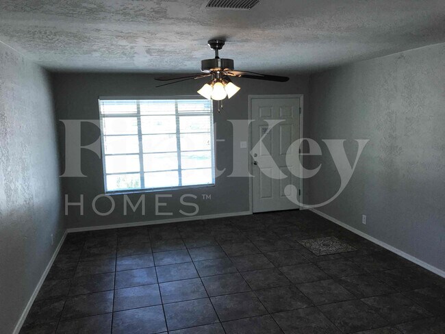 1205 W Highland Ave Phoenix, AZ 85013 photo 4