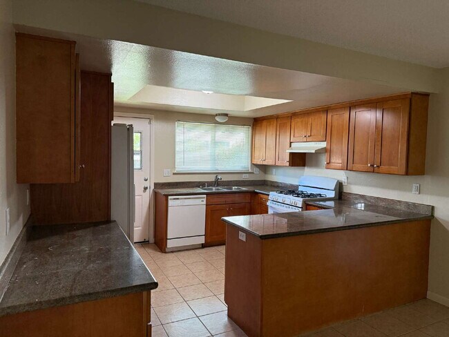 1850 Southwest Expy San Jose, CA 95126 photo 3