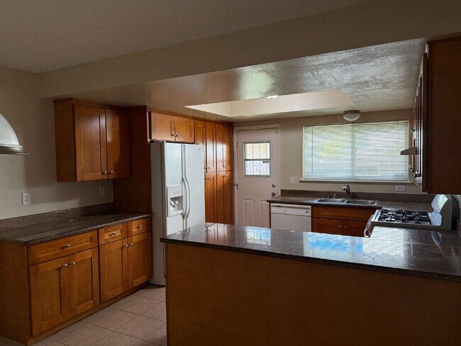 1850 Southwest Expy San Jose, CA 95126 photo 4