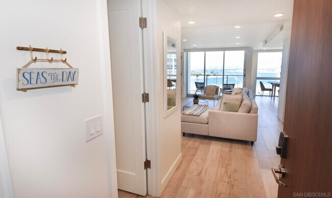 1720 Avenida Del Mundo Coronado, CA 92118