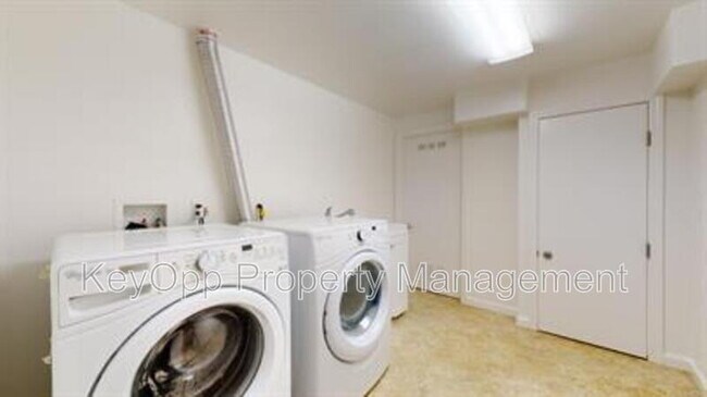 806 35th Avenue photo 3