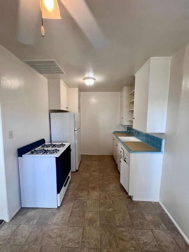5674 Mildred St San Diego, CA 92110 photo 5