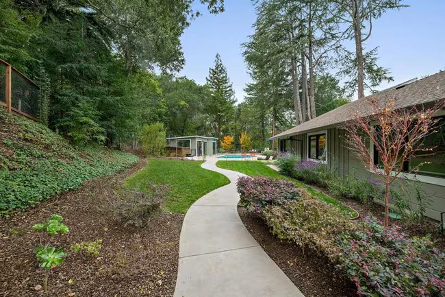 29 Eugenia Ln Woodside, CA 94062 photo 2