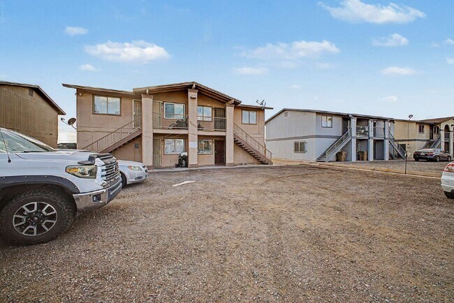 7144 N 66th Dr Glendale, AZ 85301 photo 3