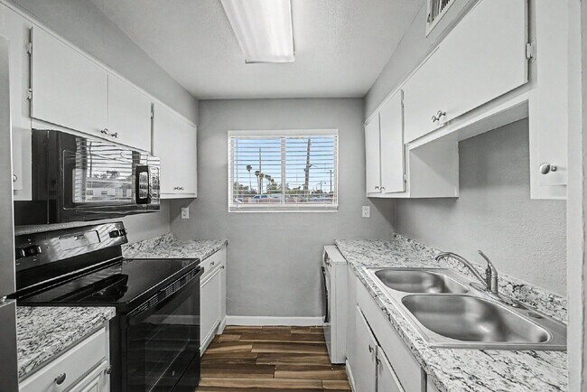 7144 N 66th Dr Glendale, AZ 85301