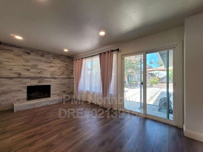 2506 Hastings Way photo 5
