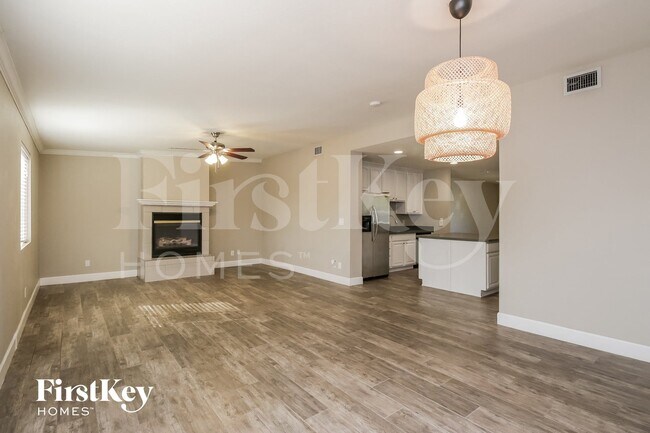 1001 E Seldon Ln Phoenix, AZ 85020 photo 5