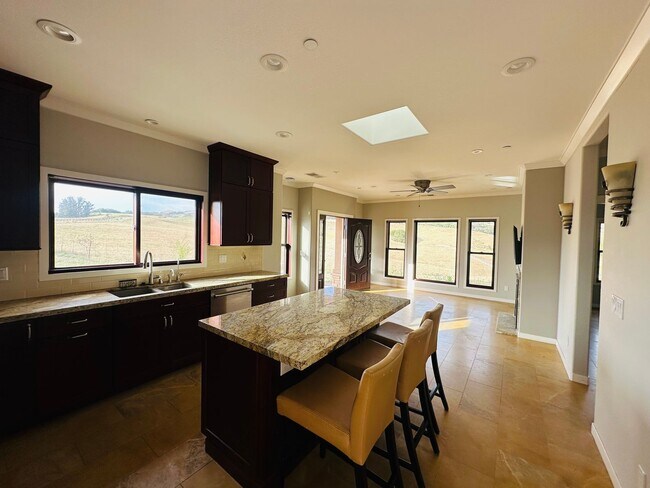 464 Sonoma Mountain Rd Petaluma, CA 94954 photo 4