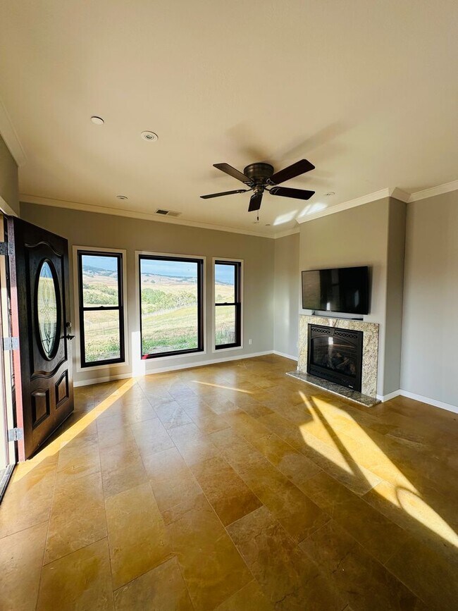 464 Sonoma Mountain Rd Petaluma, CA 94954 photo 3