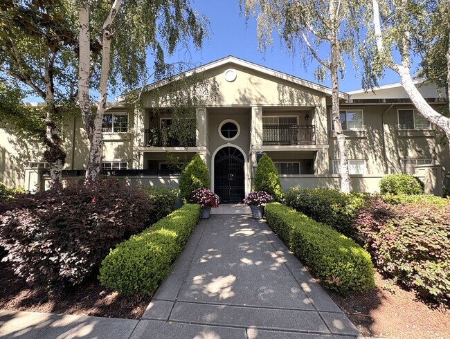 20 Willow Rd Menlo Park, CA 94025