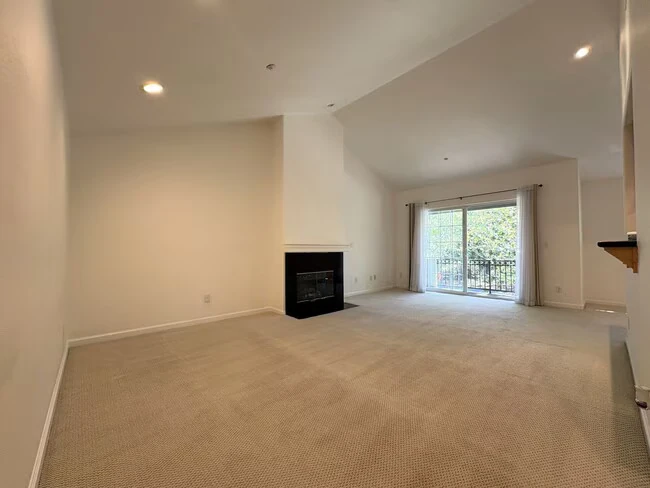 20 Willow Rd Menlo Park, CA 94025 photo 2