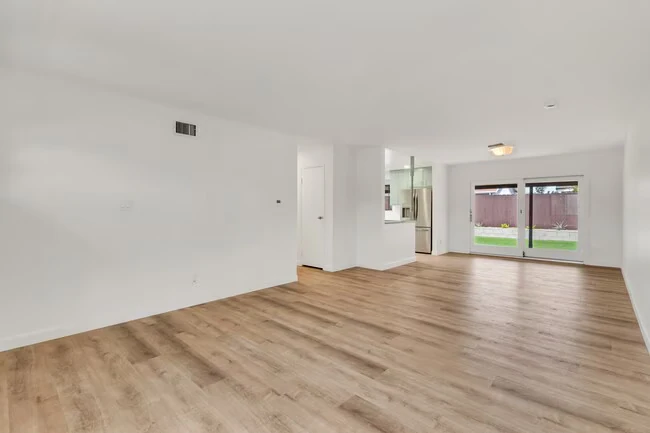 4820 Cobb Dr San Diego, CA 92117 photo 4