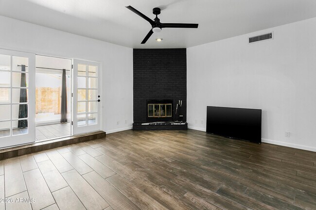 1610 N Stapley Dr Mesa, AZ 85203 photo 5